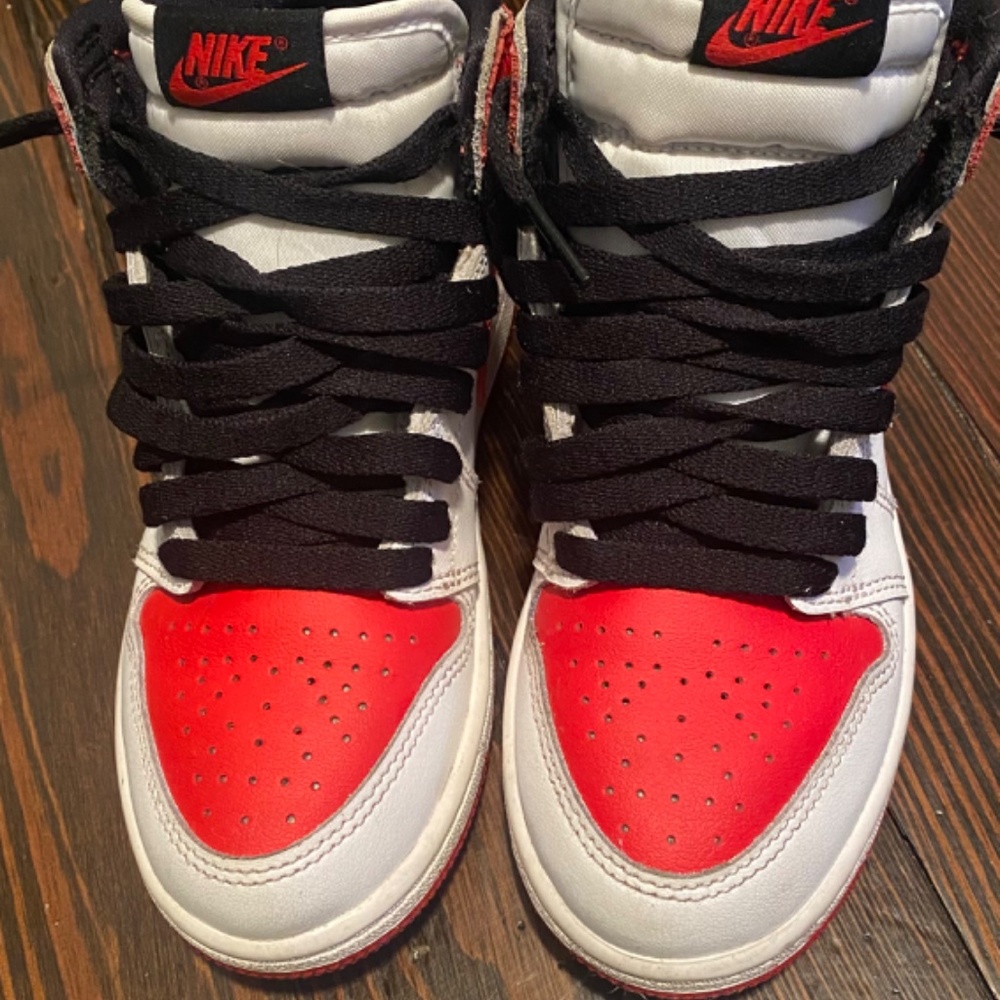 Jordan 1 Retro - Picture 4 of 7
